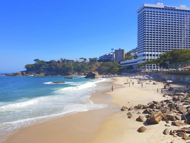 Praia e vista para o mar no Sheraton