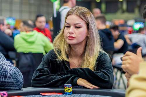 #83 MAIN EVENT LIGHT DIA 1